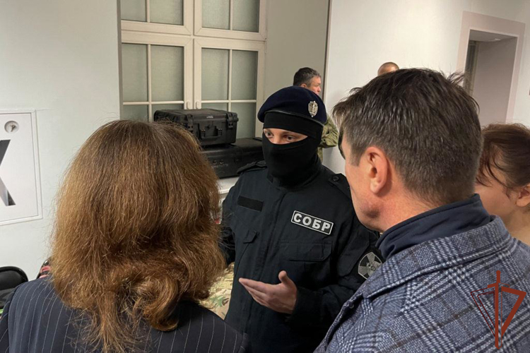 Сотрудники Росгвардии в Санкт-Петербурге приняли участие в работе выставки спецтехники в рамках лекционного дня в госуниверситете
