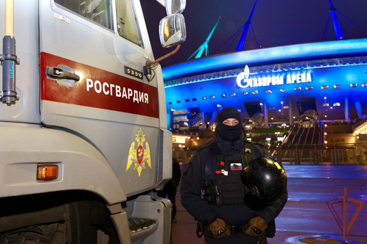 В Санкт-Петербурге росгвардейцы обеспечили безопасность матча Кубка России по футболу 