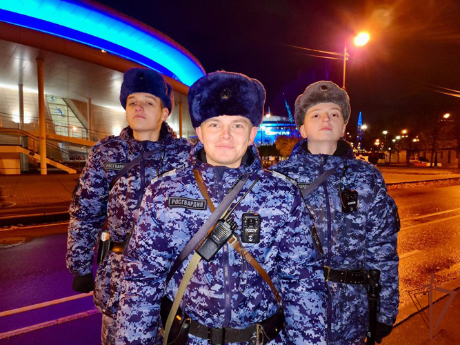 В Санкт-Петербурге росгвардейцы обеспечили безопасность матча медийной футбольной лиги 