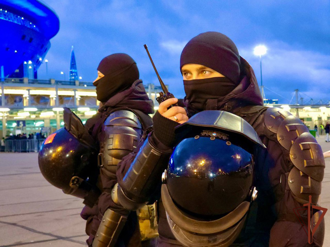 В Санкт-Петербурге росгвардейцы обеспечили безопасность матча медийной футбольной лиги 