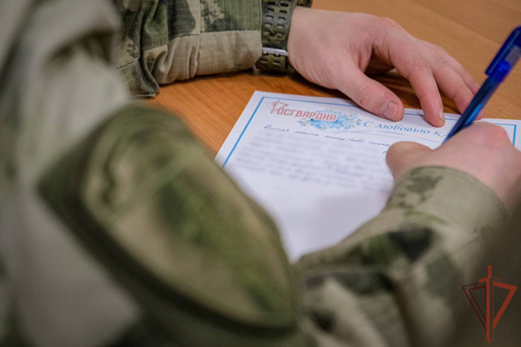 Своих родных с Днём матери поздравили военнослужащие Северо-Западного округа Росгвардии  