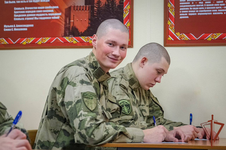 Своих родных с Днём матери поздравили военнослужащие Северо-Западного округа Росгвардии  
