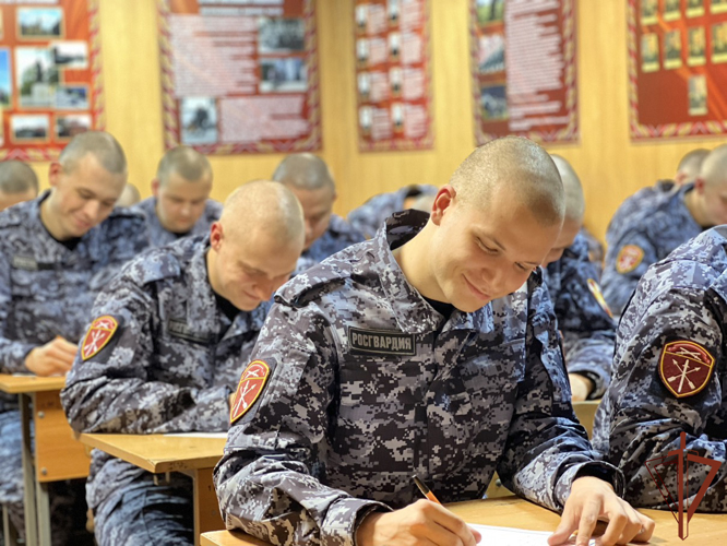 Своих родных с Днём матери поздравили военнослужащие Северо-Западного округа Росгвардии  