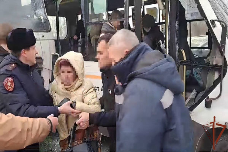 Офицер Росгвардии в Подмосковье пришел на помощь пострадавшим в результате ДТП (видео)