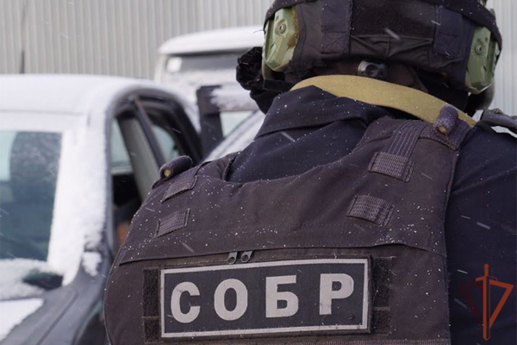 При содействии сотрудников СОБР Росгвардии в Хабаровске задержаны подозреваемые в разбойном нападении 
