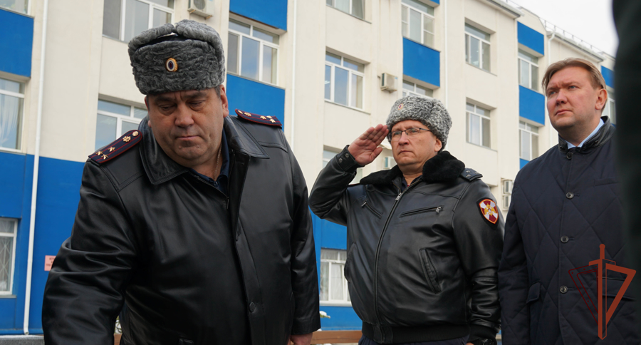 Память погибших при выполнении служебных обязанностей почтили в Восточном округе Росгвардии  