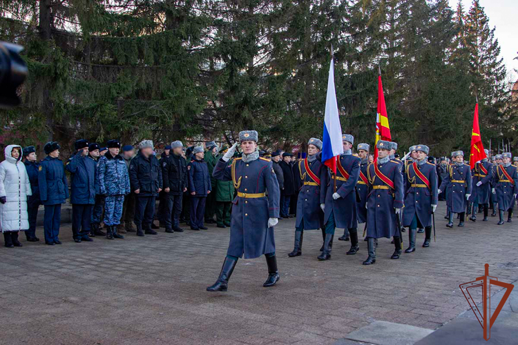 Росгвардия на Урале приняла участие в памятных мероприятиях ко Дню неизвестного солдата