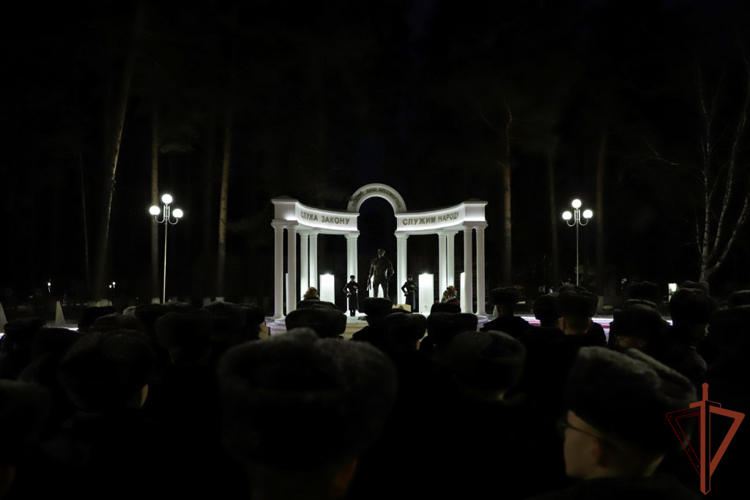 В Пермском президентском кадетском училище Росгвардии открыта мемориальная плита в память о выпускниках, героически погибших при исполнении воинского долга (видео)