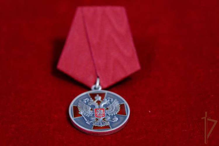 Военнослужащие Уральского округа Росгвардии удостоены государственных наград