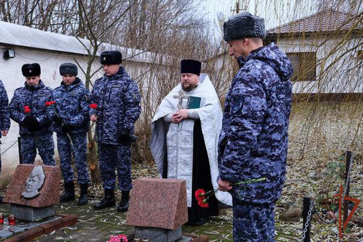 В День неизвестного солдата росгвардейцы приняли участие в памятных мероприятиях в регионах Центральной России