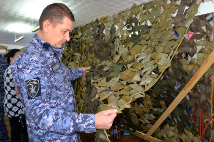 Партию маскировочных сетей передали росгвардейцам – участникам СВО зауральские волонтеры 