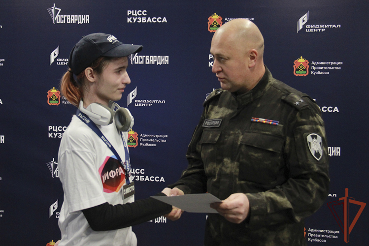 Первый в России турнир по фиджитл-спорту памяти погибших бойцов Росгвардии прошел в Кузбассе