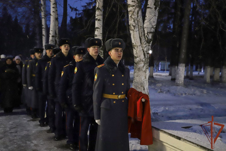 В Пермском президентском кадетском училище Росгвардии открыта мемориальная плита в память о выпускниках, героически погибших при исполнении воинского долга (видео)