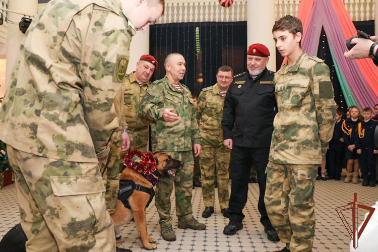 Генерал-полковник Алексей Воробьёв провел торжественный прием учеников профильных классов Росгвардии из новых регионов России (видео)