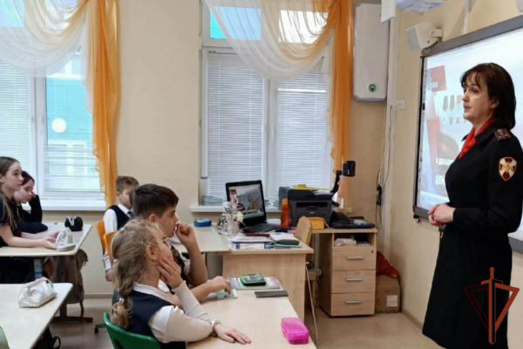 Росгвардия провела патриотические мероприятия с подшефной молодежью на Урале