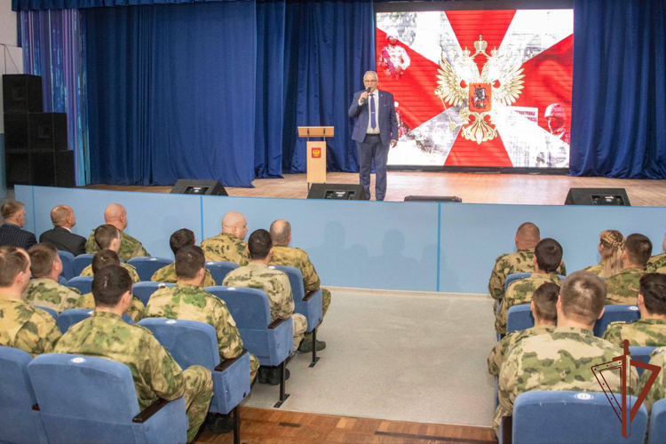 Росгвардейцы получили ключи от новых служебных квартир в Курской области