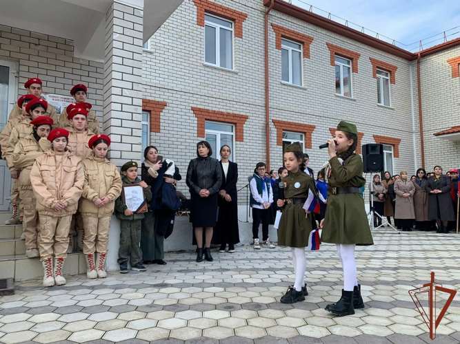 Именем погибшего росгвардейца названа школа в Дагестане