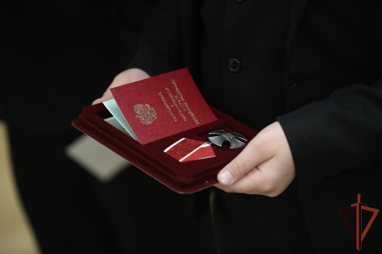 В Ингушетии передали государственные награды семьям погибших при исполнении воинского долга росгвардейцев