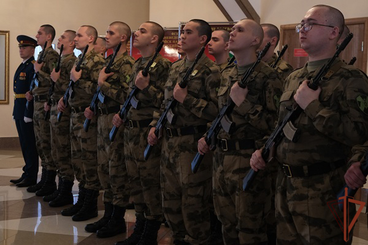 Росгвардейцы приняли военную присягу в Хабаровске 