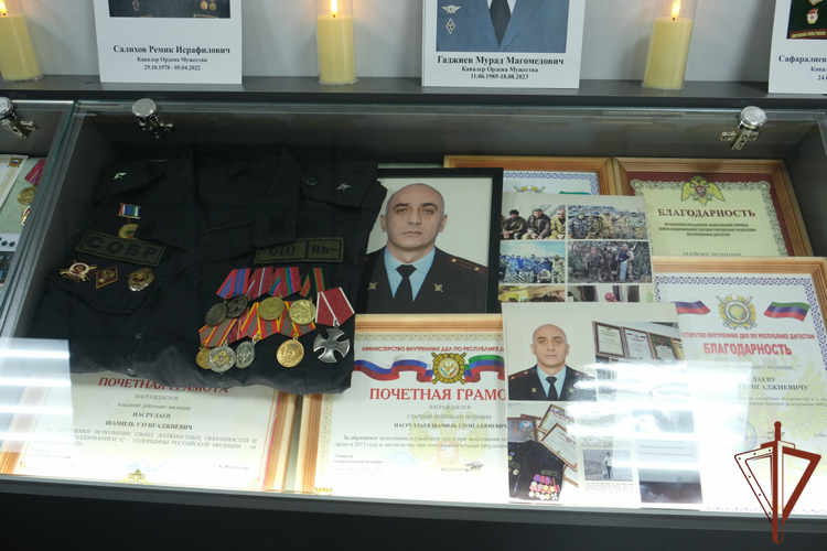 Память погибших бойцов СОБР Росгвардии почтили в Дагестане
