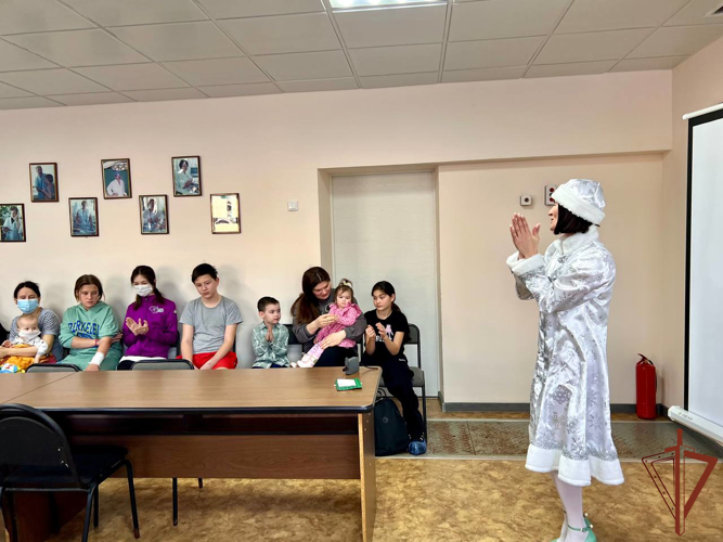 Росгвардейцы Восточного округа провели предновогодние праздники для детей, оказавшихся в трудной жизненной ситуации