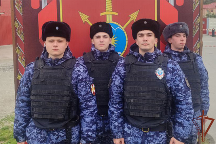 В Сочи росгвардейцы нашли и передали потерявшегося ребенка родным