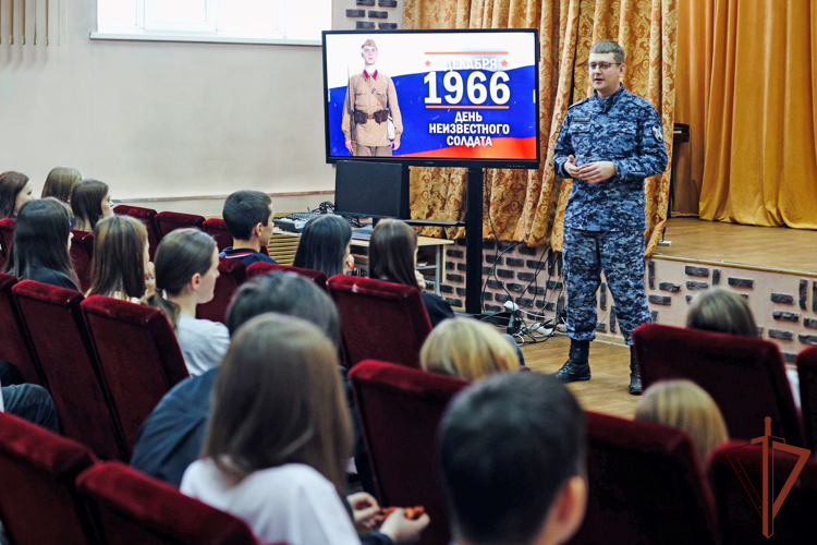 В Сибирском округе Росгвардии прошли памятные мероприятия ко Дню Неизвестного солдата
