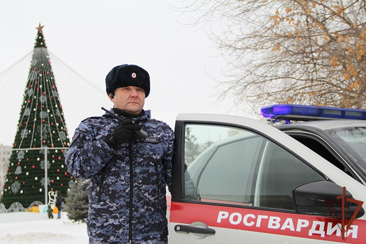 Росгвардейцы обеспечили безопасность жителей при проведении массовых мероприятий на Урале