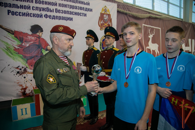 Ко Дню военной контрразведки при участии росгвардейцев в Нижнем Новгороде проведен турнир для детей по мини-футболу 