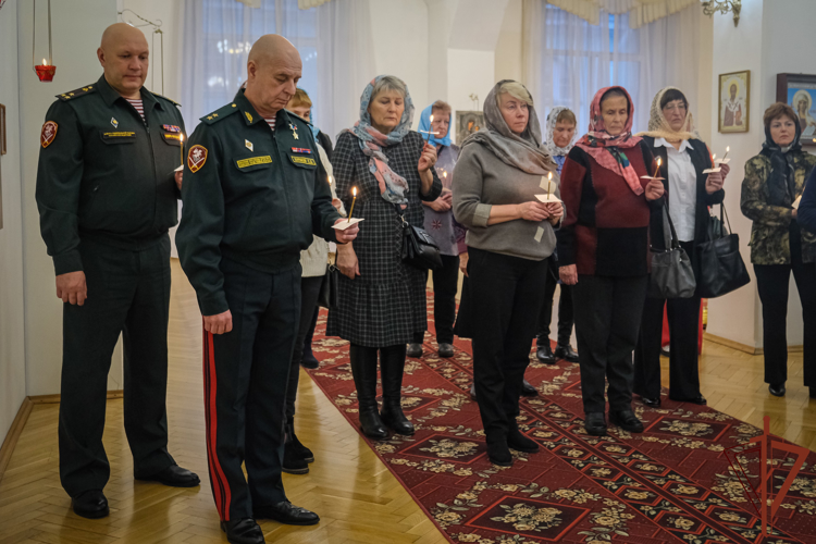 Командующий Северо-Западным округом Росгвардии встретился с матерями и вдовами погибших военнослужащих и сотрудников ведомства