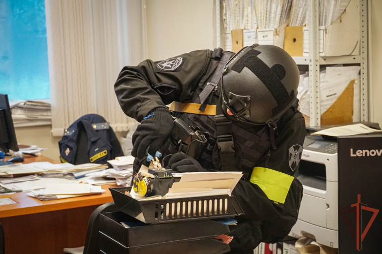 В Поморье сотрудники спецподразделений Росгвардии приняли участие в тренировке по антитеррористической защищенности объекта