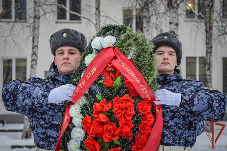Память погибших при исполнении воинского долга в Северо-Кавказском регионе почтили в Северо-Западном округе Росгвардии