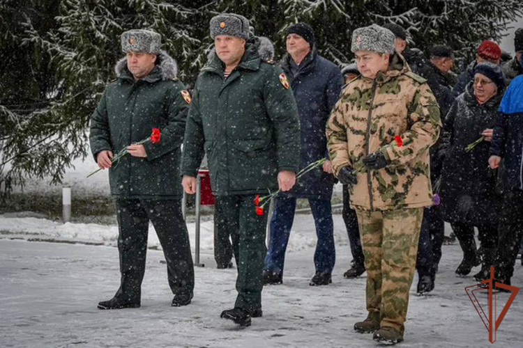 Память погибших при исполнении воинского долга в Северо-Кавказском регионе почтили в Северо-Западном округе Росгвардии