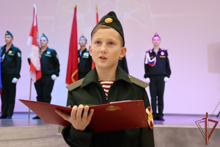 На Дальнем Востоке учащиеся подшефных Росгвардии классов приняли торжественное обязательство