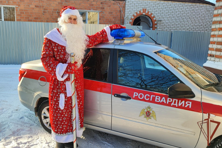 Всероссийская ведомственная акция «Дед Мороз специального назначения» проходит в Центральной России 
