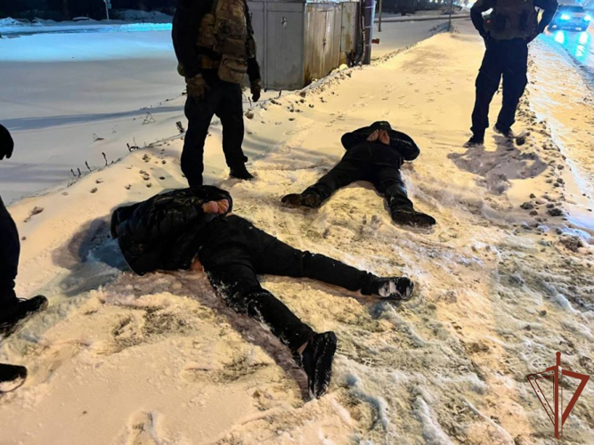 В Вологде при силовой поддержке сотрудников СОБР «Дружина» пресечен сбыт оптовой партии наркотиков