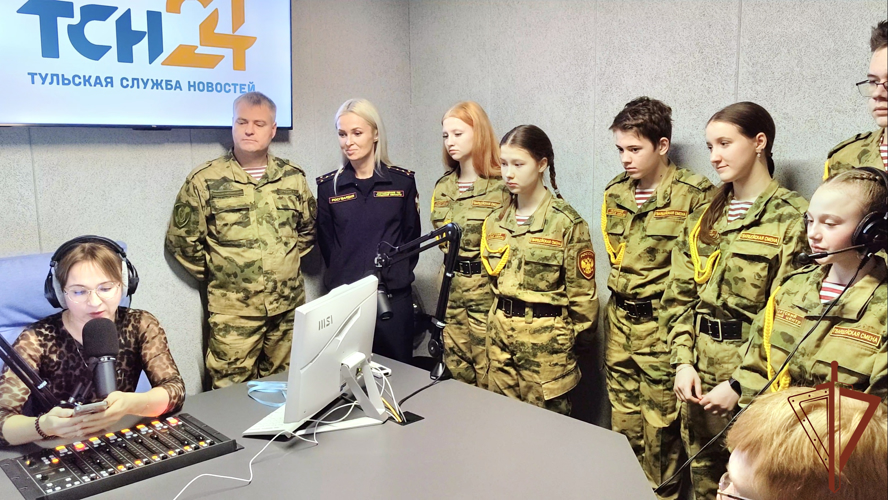 В Центральном округе Росгвардии поздравили представителей подразделений по взаимодействию со СМИ с праздником