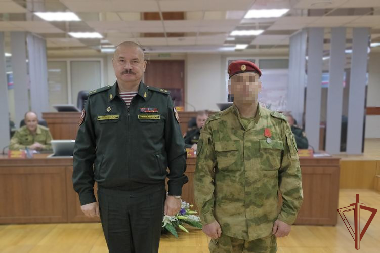В Уральском округе Росгвардии отличившимся военнослужащим вручены государственные награды