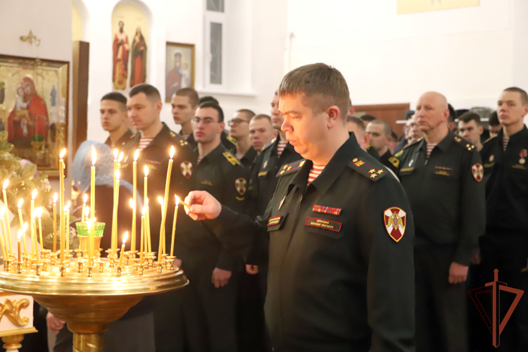 Военнослужащие Пермского военного института приняли участие в праздновании Крещения Господня