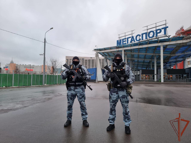 Военнослужащие и сотрудники Росгвардии обеспечили правопорядок на матчах КХЛ в Москве