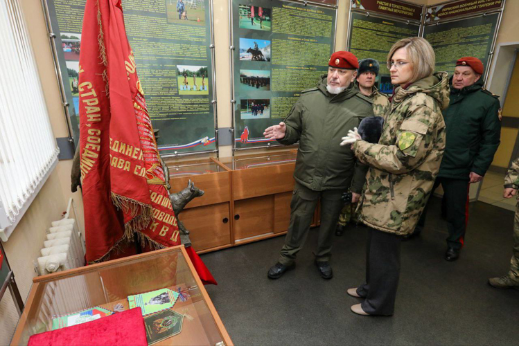 Генерал-полковник Алексей Воробьев и депутат Госдумы Мария Бутина посетили Кинологический центр Росгвардии (видео)