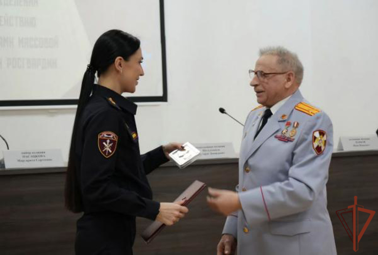 В Центральном округе Росгвардии поздравили представителей подразделений по взаимодействию со СМИ с праздником
