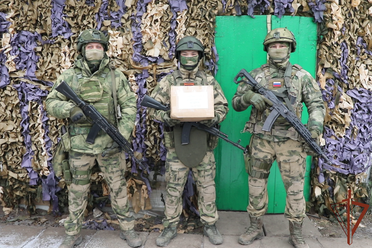 Военнослужащие Росгвардии получили новогодний подарок от мальчика Богдана из Новосибирска