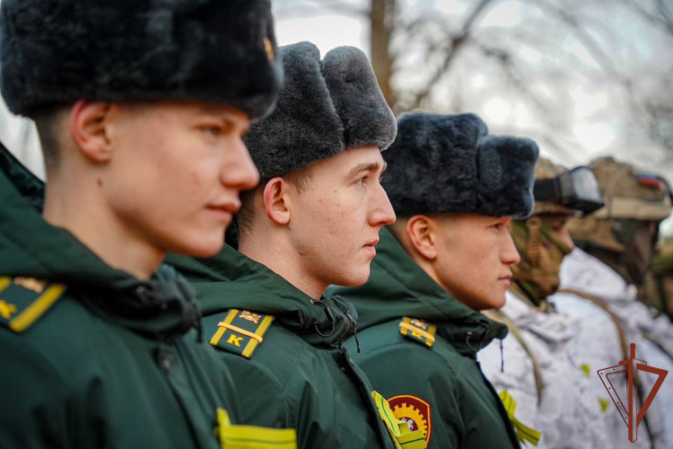 Военнослужащие и сотрудники Северо-Западного округа Росгвардии на местах боёв обороны Ленинграда почтили память погибших защитников города