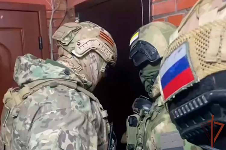 При силовой поддержке СОБР Росгвардии задержан подозреваемый в совершении двойного убийства в 2003 году (видео)