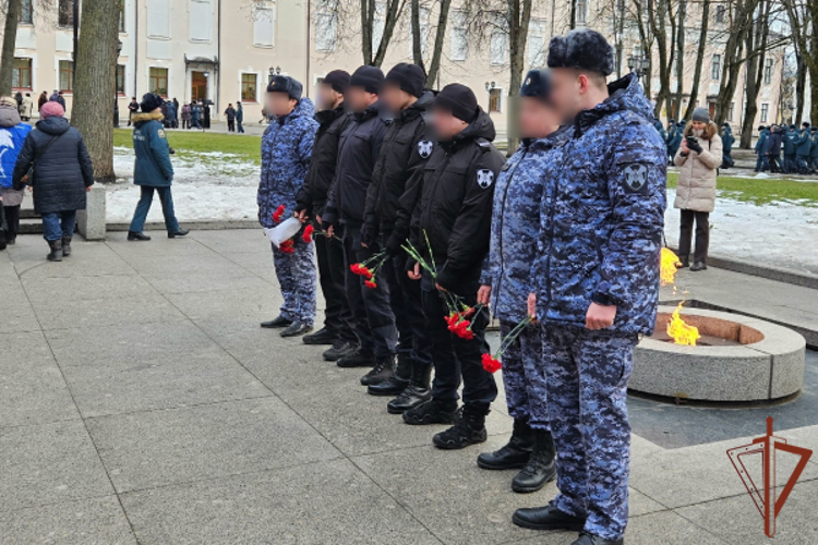 Сотрудники Росгвардии приняли участие в митинге ко Дню освобождения  Новгорода от немецко-фашистских захватчиков