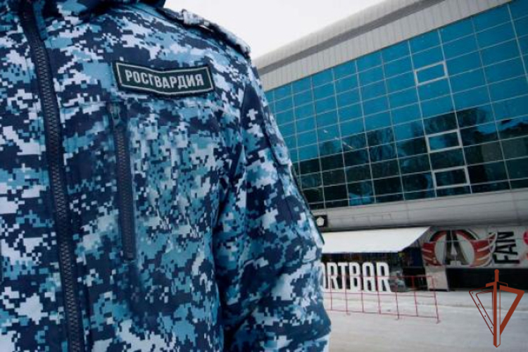 Росгвардейцы обеспечили безопасность матча регулярного чемпионата Континентальной хоккейной лиги в Екатеринбурге 