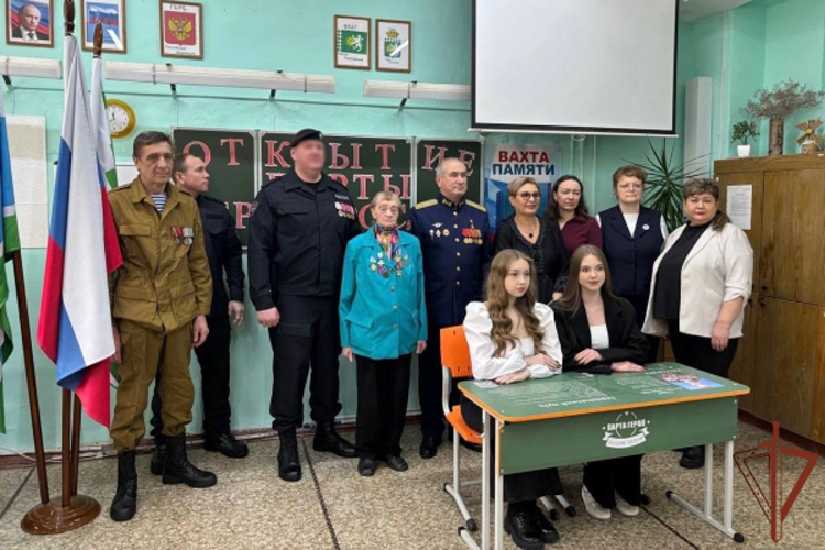 В Свердловской области открыли парту Героя в честь погибшего сотрудника ОМОН 