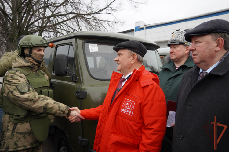 Новые автомобили повышенной проходимости передали подразделениям Росгвардии, выполняющим боевые задачи в районах СВО (видео)