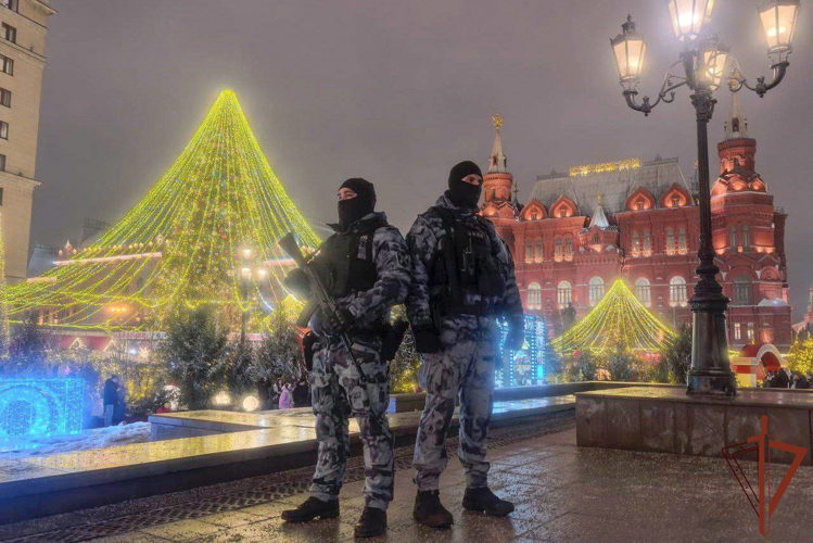 Свыше 3-х тысяч росгвардейцев обеспечивали безопасность в новогоднюю ночь в Москве